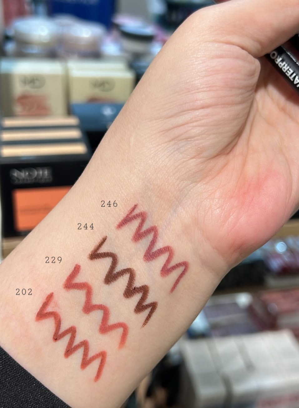 مداد لب فلورمار